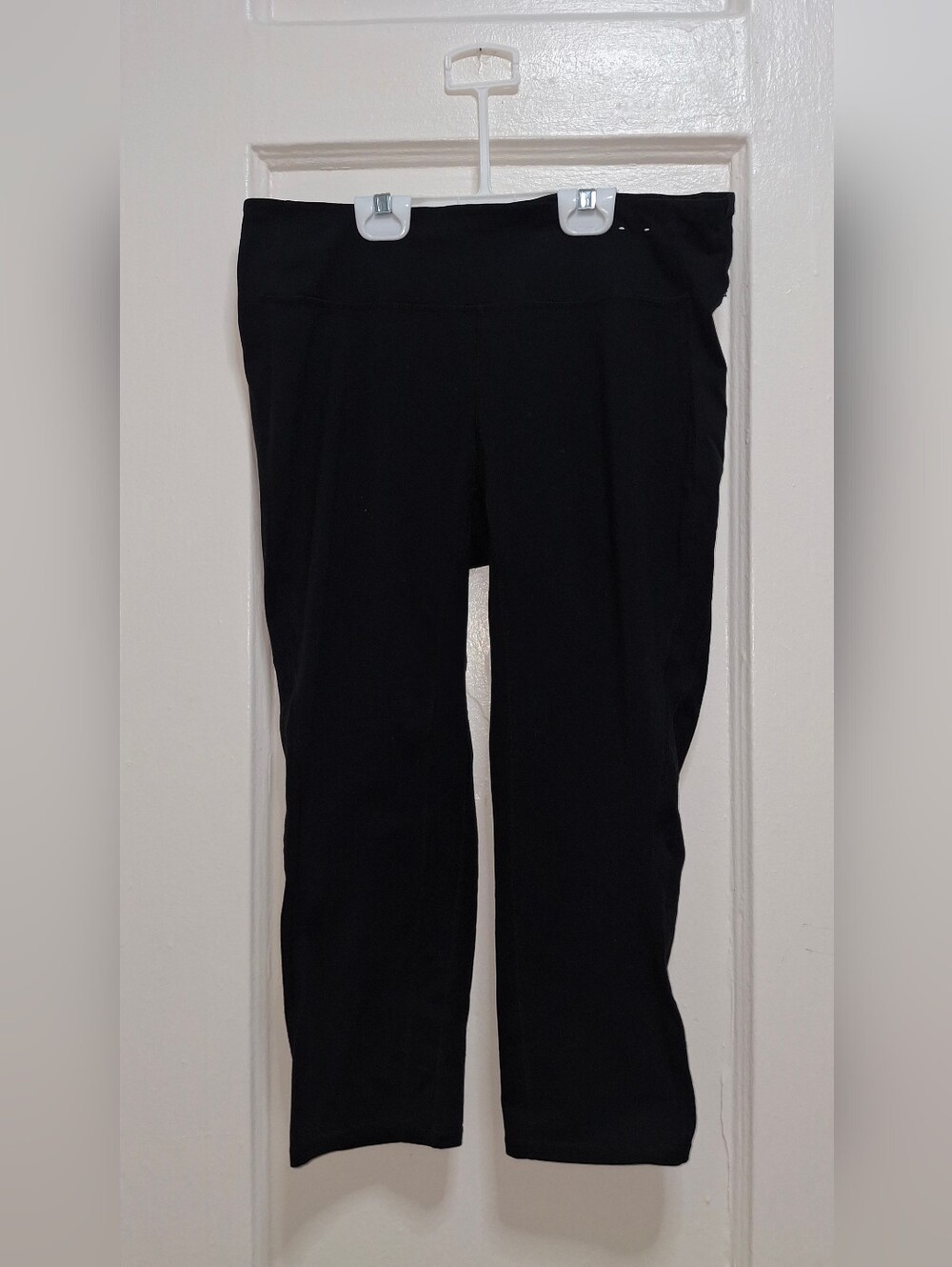 GapFit Black Capri Leggings Women’s Large L Athletic Yoga Workout Pants Stretch